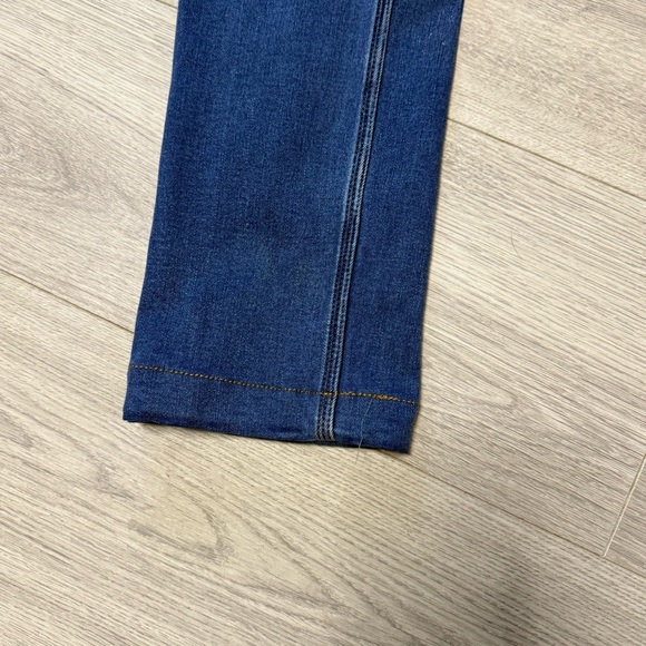 Duluth Trading Co Women's Straight Leg Jeans - Size 8x31 - Picture 4 of 8